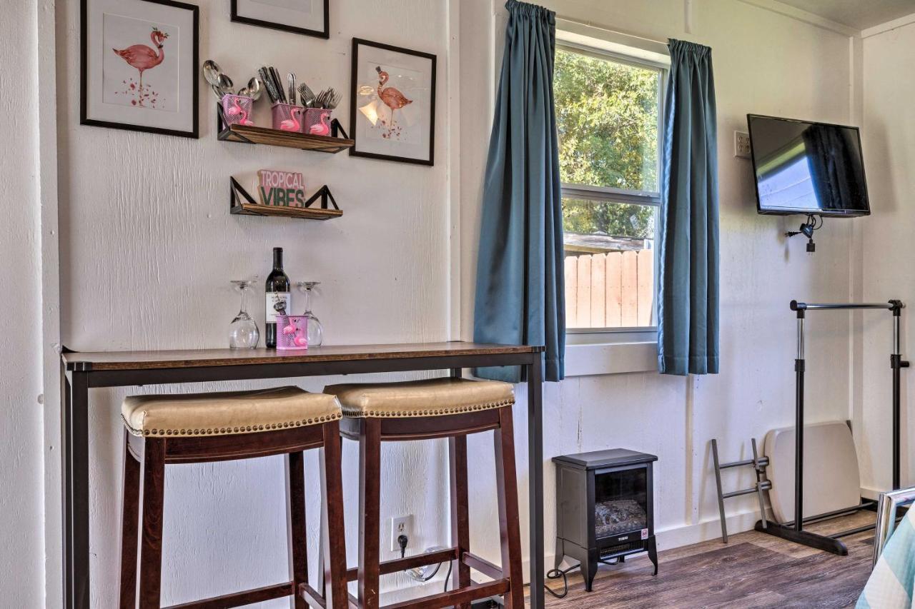Flirty Flamingo Studio 1 Mi To Canyon Lake Exterior foto