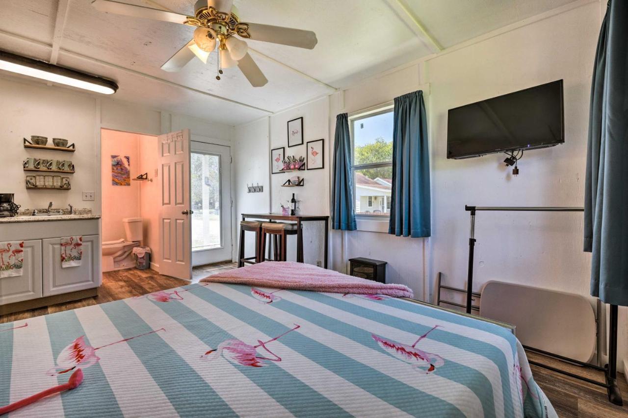 Flirty Flamingo Studio 1 Mi To Canyon Lake Exterior foto